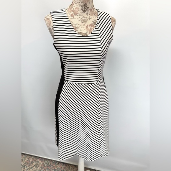 HALOGEN Black and white stripe sleeveless V neck midi dress size S. - Picture 8 of 13